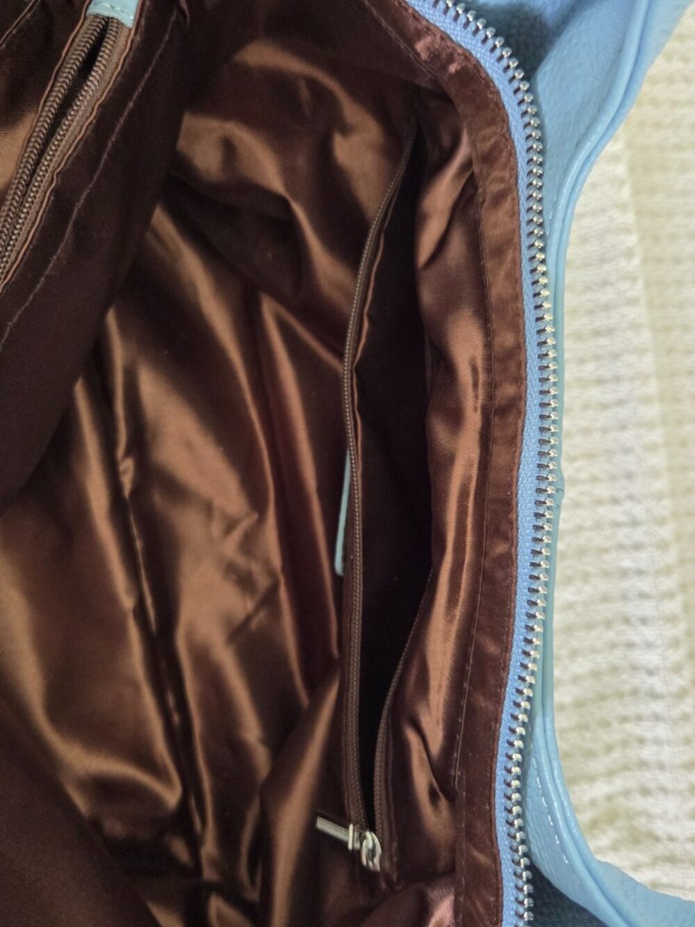 Iswee Genuine Leather Handbag Featuring a Top Handle Design - Robin Egg Blue - Picture 7 of 16